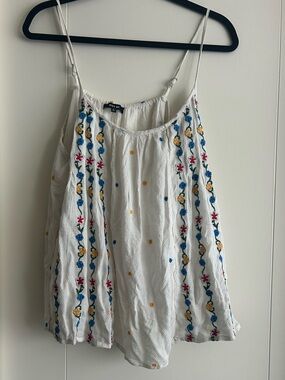 Cute embroidered flower tank top
